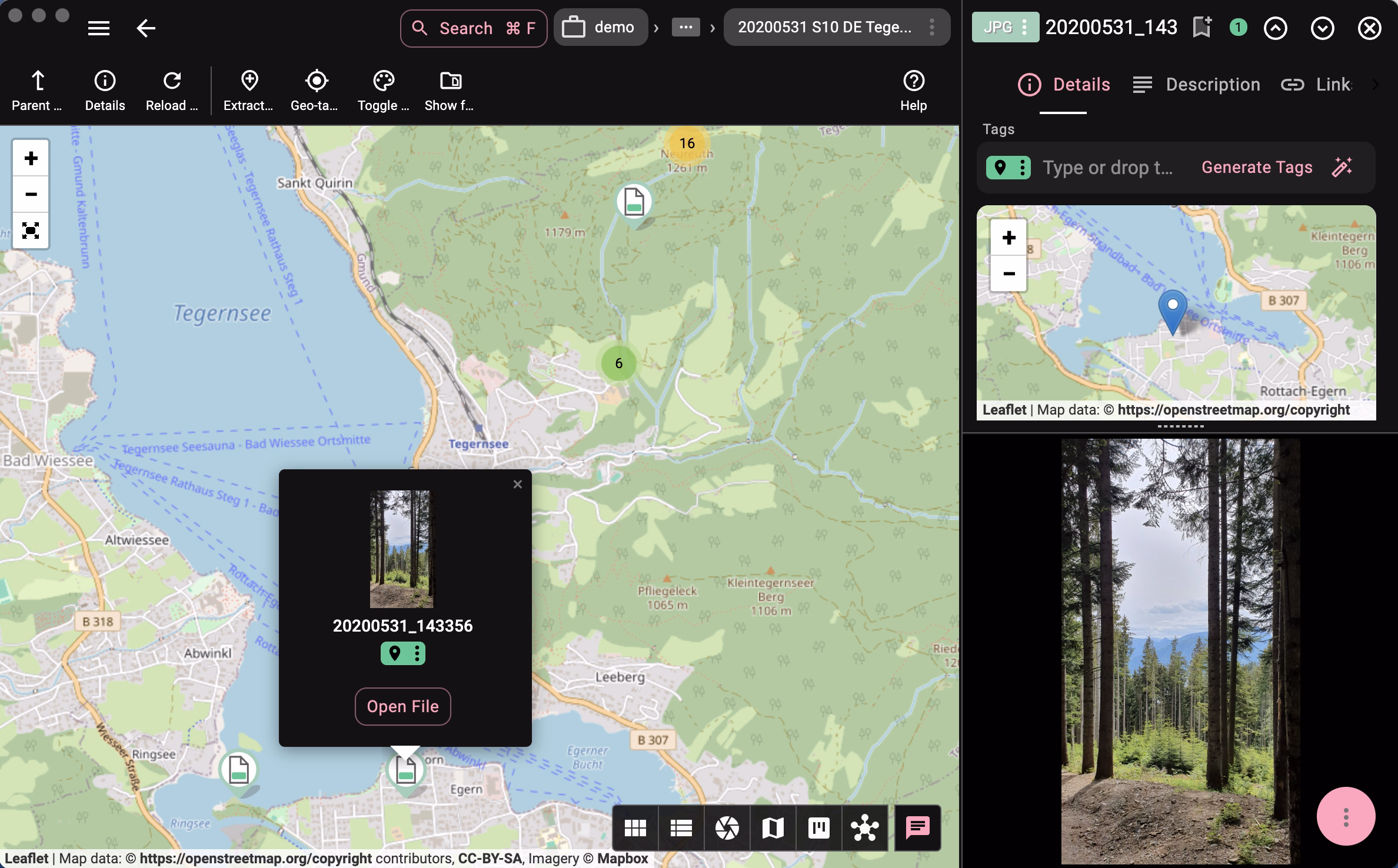 Photo gallery in the Mapique perspective